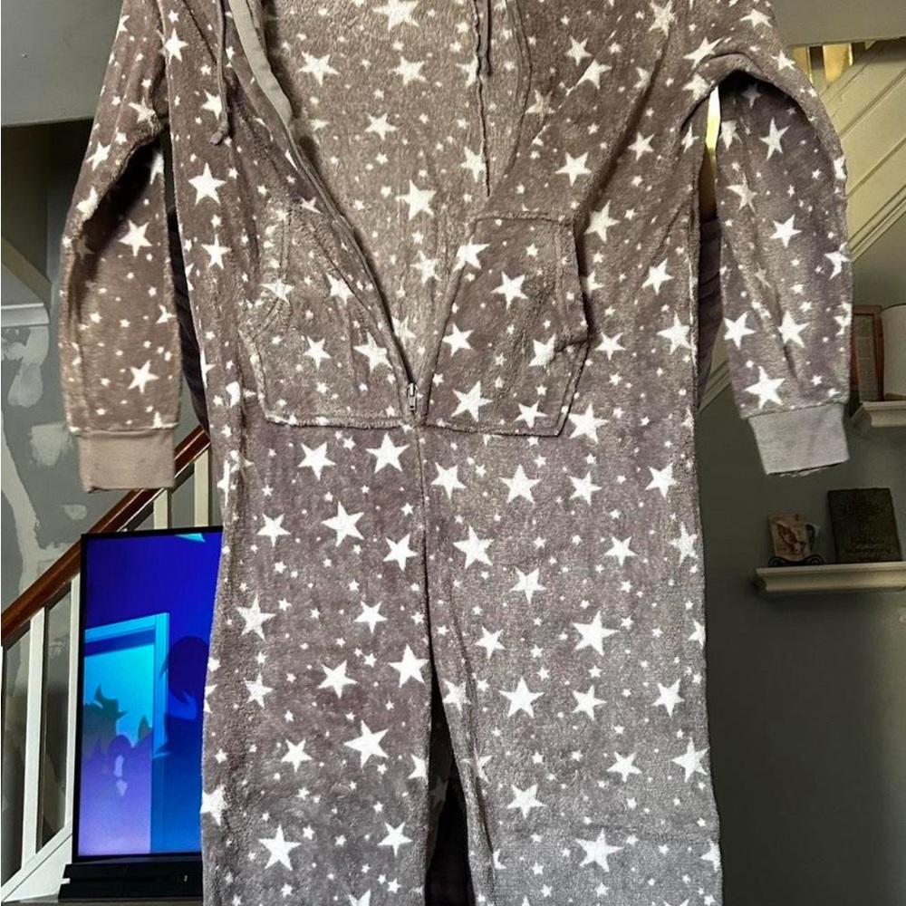 Gray Star Patterned Onesie